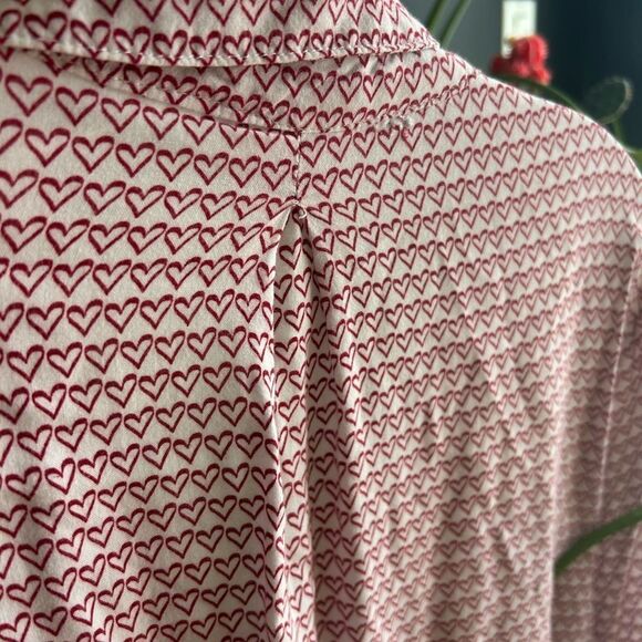 Just Living Heart All Over Print Relaxed Notched Collar Blouse S - Picture 10 of 15